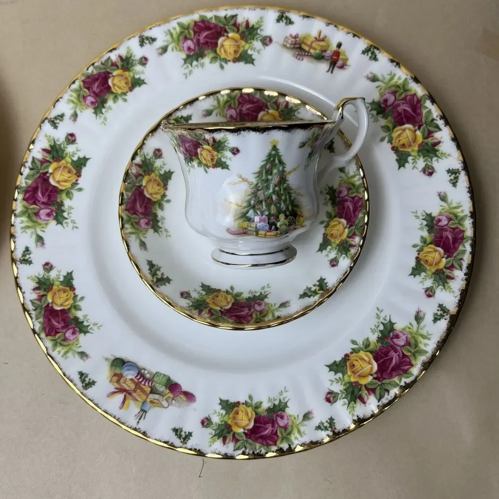 2 Sets Royal Albert‎ CHRISTMAS MAGIC Dinner Plate, Tea Cup & Saucer Bone China
